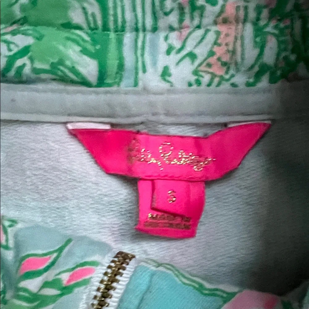 Lilly Pulitzer ⭐️ Green and Pink Patterned Top Size S - Picture 2 of 13